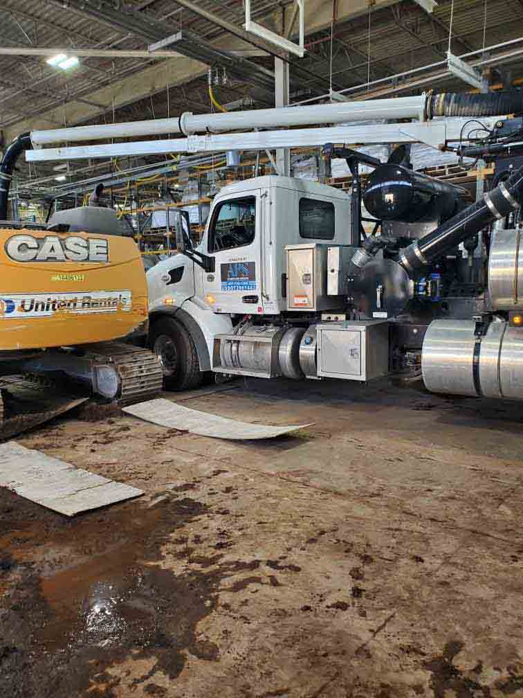 Sewer Cleaning and Vacuum Truck On Site